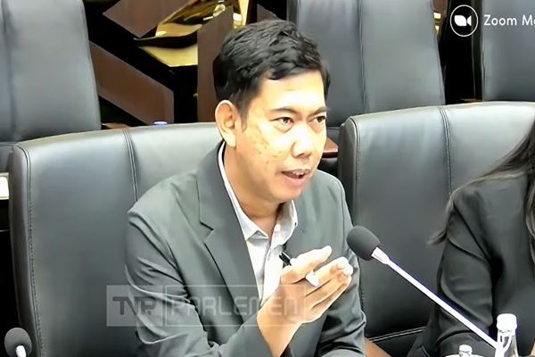 Kepala BKD, Prof Bayu Dwi Anggono saat rapat pleno dengan Baleg DPR, Selasa (14/4/2026) kemarin. Foto: Tangkapan layar youtube