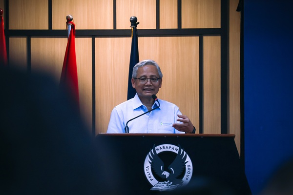 Sekretaris Jenderal Kementerian Kesehatan, Kunta Wibawa Dasa Nugraha dalam Seminar Akademik: Pemahaman Hukum Kesehatan Bagi Tenaga Kesehatan dan Praktisi Hukum di Fakultas Hukum UPH, Senin (4/5/2026). Foto: Istimewa