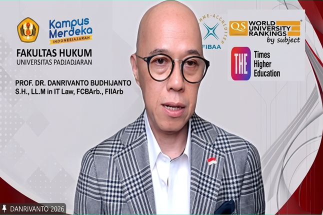 Guru Besar Hukum Teknologi, Informasi, dan Komunikasi FH Unpad, Prof Danrivanto Budhijanto dalam webinar bertajuk ‘Merajut Kesadaran dan Antisipasi Kekerasan Seksual di Kampus Melalui Arsitektur Keadilan Digital’, Rabu (6/5/2026). Foto: Tangkapan layar zoom