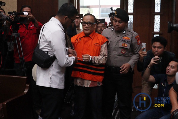 Mantan Wakil Menteri Ketenagakerjaan, Immanuel Ebenezer Gerungan, menjalani sidang lanjutan perkara dugaan korupsi di Pengadilan Tindak Pidana Korupsi (Tipikor) Jakarta Pusat pada Senin (18/5). Foto: RES