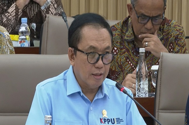 Ketua Komisi Pengawas Persaingan Usaha (KPPU), Muhammad Fanshurullah Asa saat rapat dengar pendapat (RDP) dengan Komisi VI DPR, Selasa (26/05/2026) kemarin. Foto: Tangkapan layar youtube
