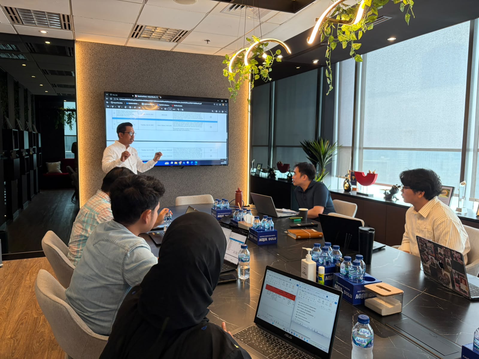 The Briefing: IndoLaw's Young Lawyers Continuing Professional Development (CPD). Foto: istimewa.