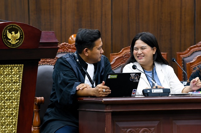 Kuasa hukum pemohon saat Sidang Pengucapan Putusan Perkara Nomor 126/PUU-XXIV/2026 Pengujian Materiil UU Advokat di Gedung Mahkamah Konstitusi, Rabu (17/6). Foto: Humas MK/Bay