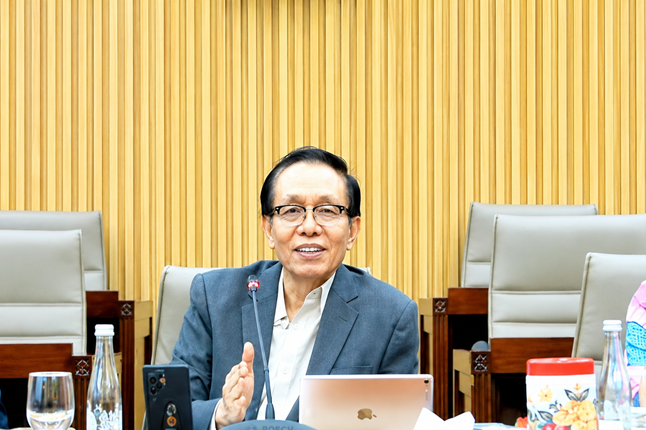  Akademisi Ekonomi Industri, Benny Pasaribu dalam rapat dengar pendapat umum Panja RUU Larangan Praktik Monopoli dan Persaingan Usaha Tidak Sehat di Komplek Gedung Parlemen, Senin (29/6/2026). Foto: Istimewa