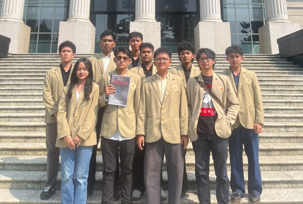Simpul Aliansi Mahasiswa UGM mengajukan amicus curiae berperspektif interdisipliner kritik Program MBG. Foto: Istimewa