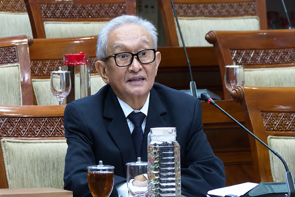 Advokat senior, Maqdir Ismail saat memberikan masukan untuk RUU Perampasan Aset dalam RDPU dengan Komisi III DPR di Komplek Gedung Parlemen, Senin (3/8/2026). Foto: Istimewa