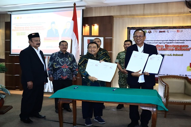 Penandatanganan Perjanjian Kerja Sama antara Fakultas Hukum UNTAG Semarang dan Pusat Strategi Kebijakan Hukum dan Peradilan Mahkamah Agung, Kamis (13/8/2026). Foto: Istimewa