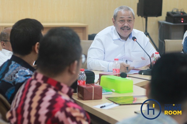 Direktur Pascasarjana Universitas Jayabaya, Maryano dalam kegiatan audiensi dengan Hukumonline di Universitas Jayabaya pada Senin (26/10). Fotografer / HFW
