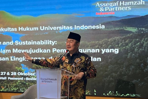 Guru Besar FHUI Prof. Jimly Asshiddiqie dalam acara 'Rule of Law Sustainability' yang diselenggarakan ILUNI FHUI di Jakarta, Selasa (27/10/2026). Foto: HAN